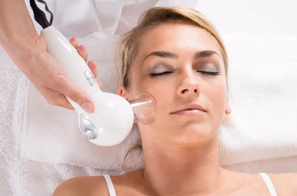 A vacuum massage procedure will help to clean the skin of your face and smooth out wrinkles