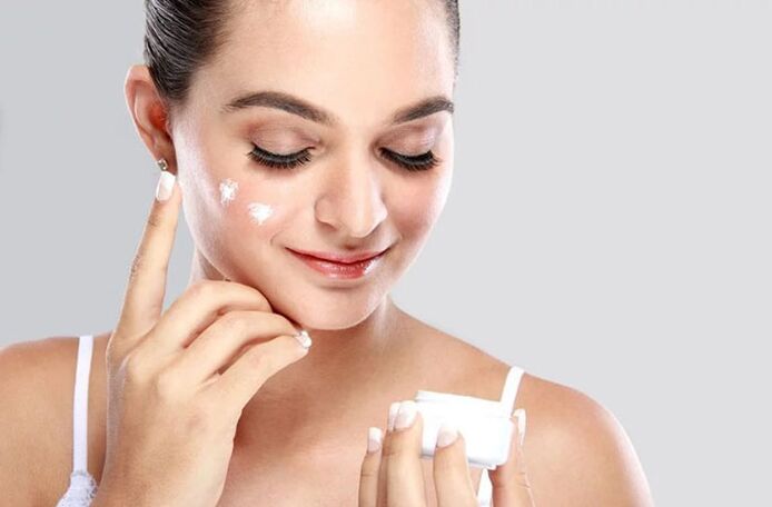 Before using the massager, apply cream to the face